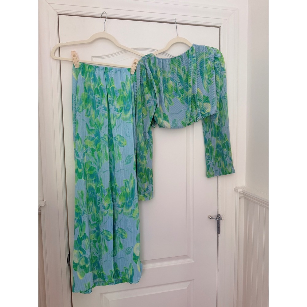 Third Form Sky Plisse Floral Two Piece Set Crop Top Maxi Skirt Blue Green 4 6 - Picture 5 of 9